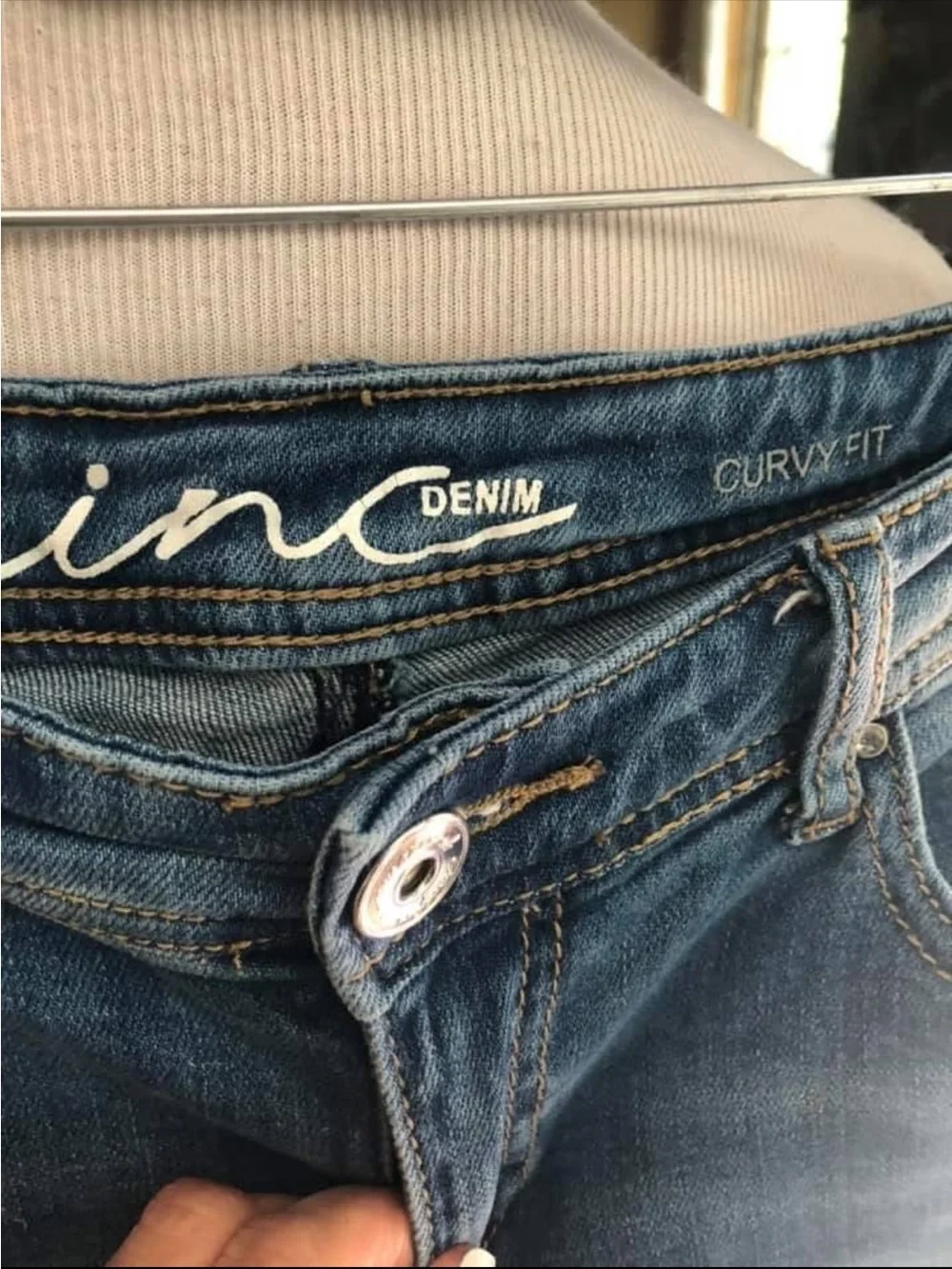INC International Concepts Distressed Bermuda Jean Shorts Curvy fit sz 8 32”